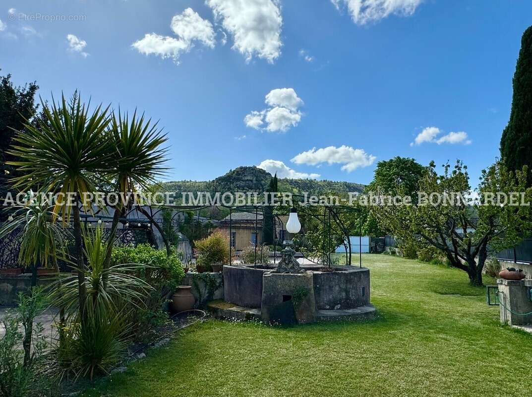 Maison à SAINT-RESTITUT