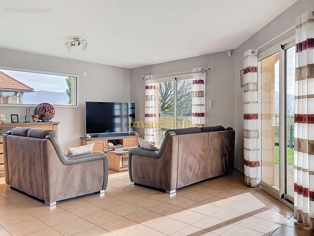 Maison à SAINT-HILAIRE-DU-ROSIER