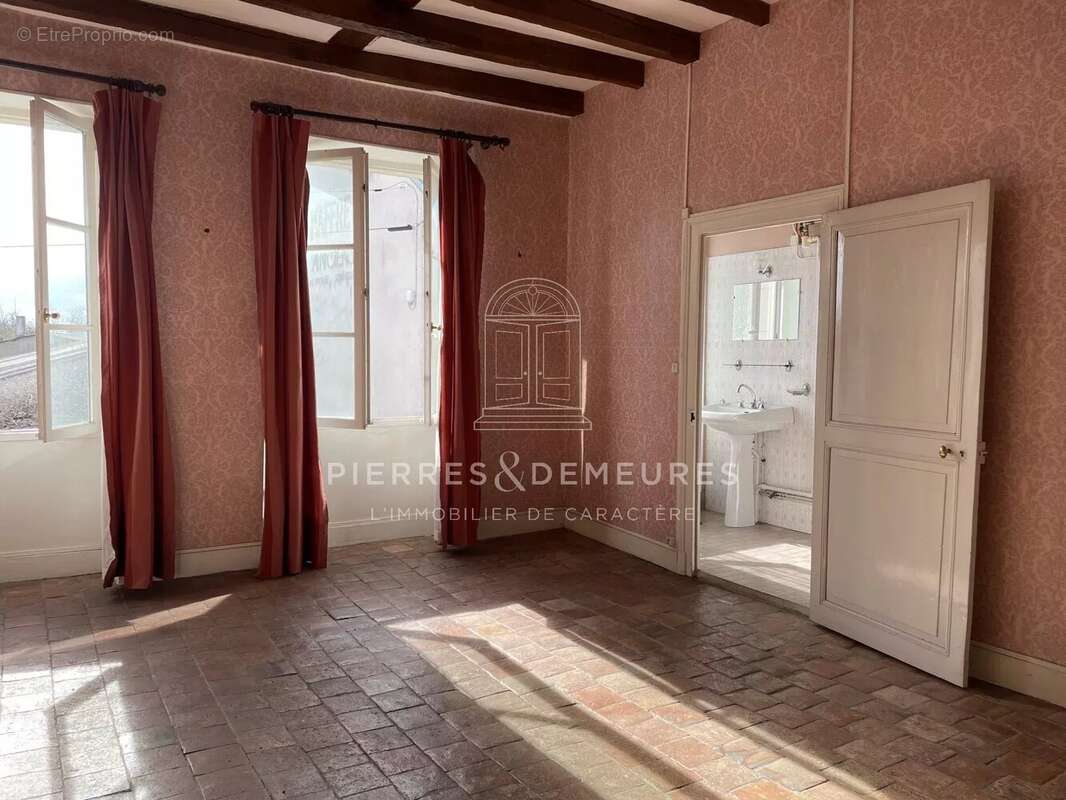 Maison à CHATEAUNEUF-SUR-CHER