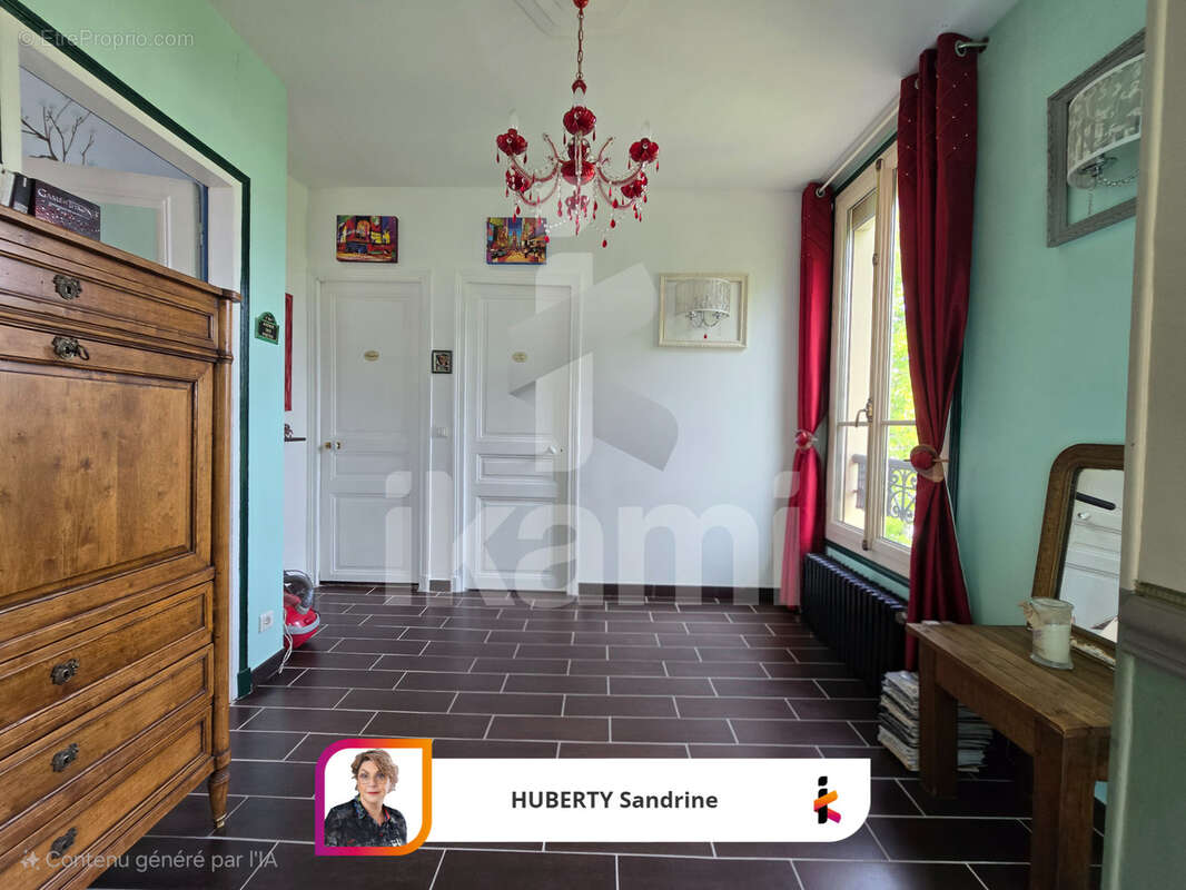 Livry Gargan, secteur Jacob grande maison de 220 m2 idéal artisan ou profession libérale - photo 15