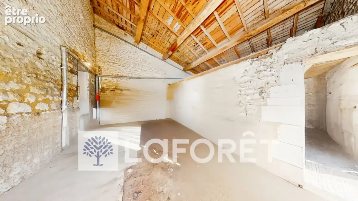 Maison charentaise à rénover de 111 m² avec grange attenante de 50 m² à Saint-André-de-Lidon (17260) - photo 15