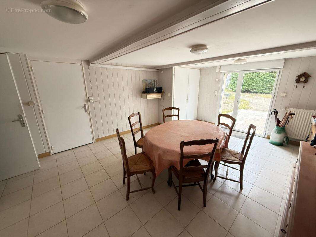 Maison à LES LANDES-GENUSSON