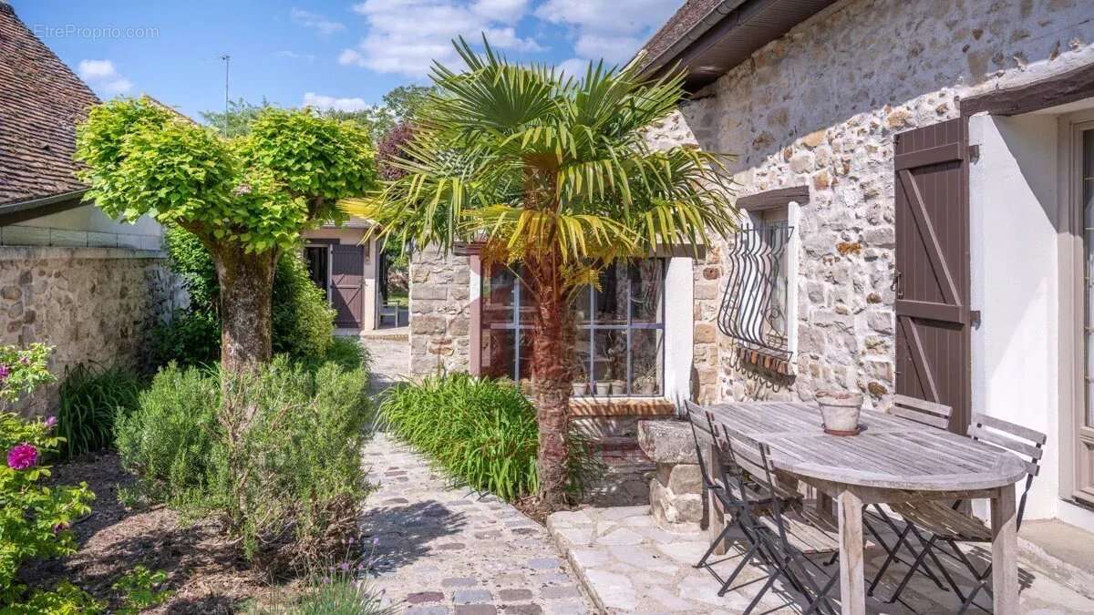 Maison à FONTAINEBLEAU