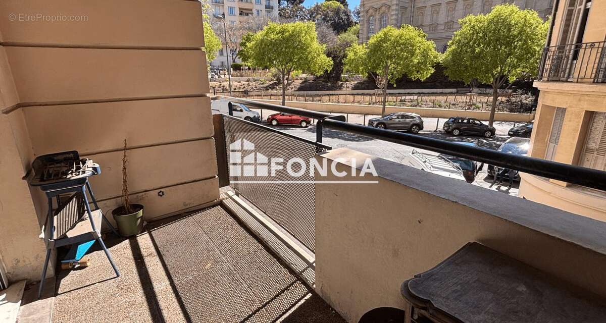 Appartement à MARSEILLE-1E