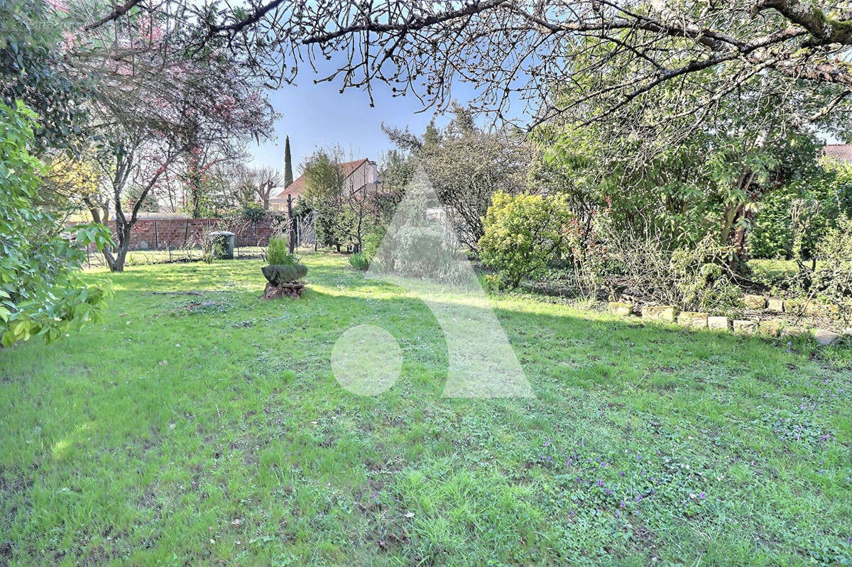 Maison à MERY-SUR-OISE