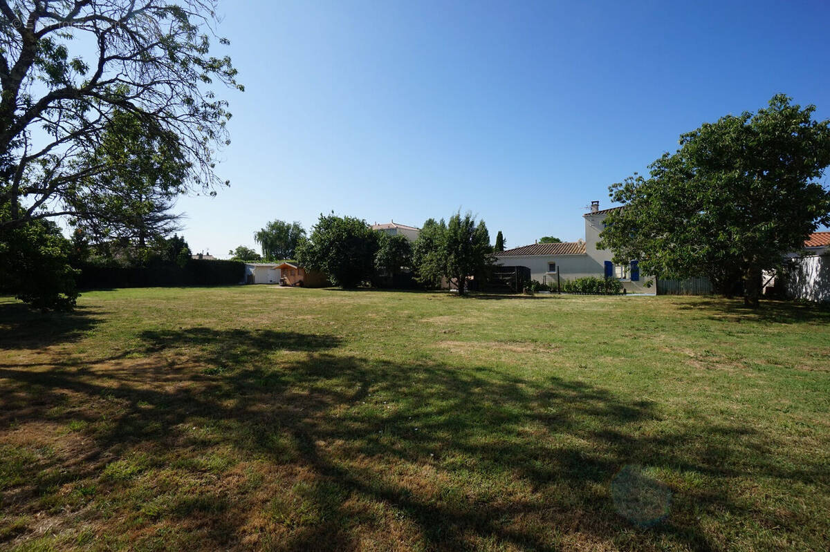 Terrain à SAINT-PALAIS-SUR-MER