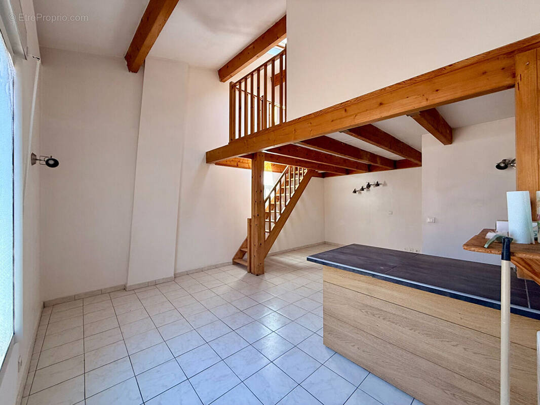 Appartement à SAINT-MAXIMIN-LA-SAINTE-BAUME