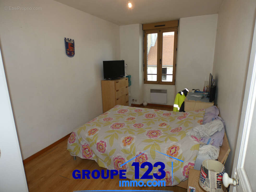 Appartement à BRIENON-SUR-ARMANCON
