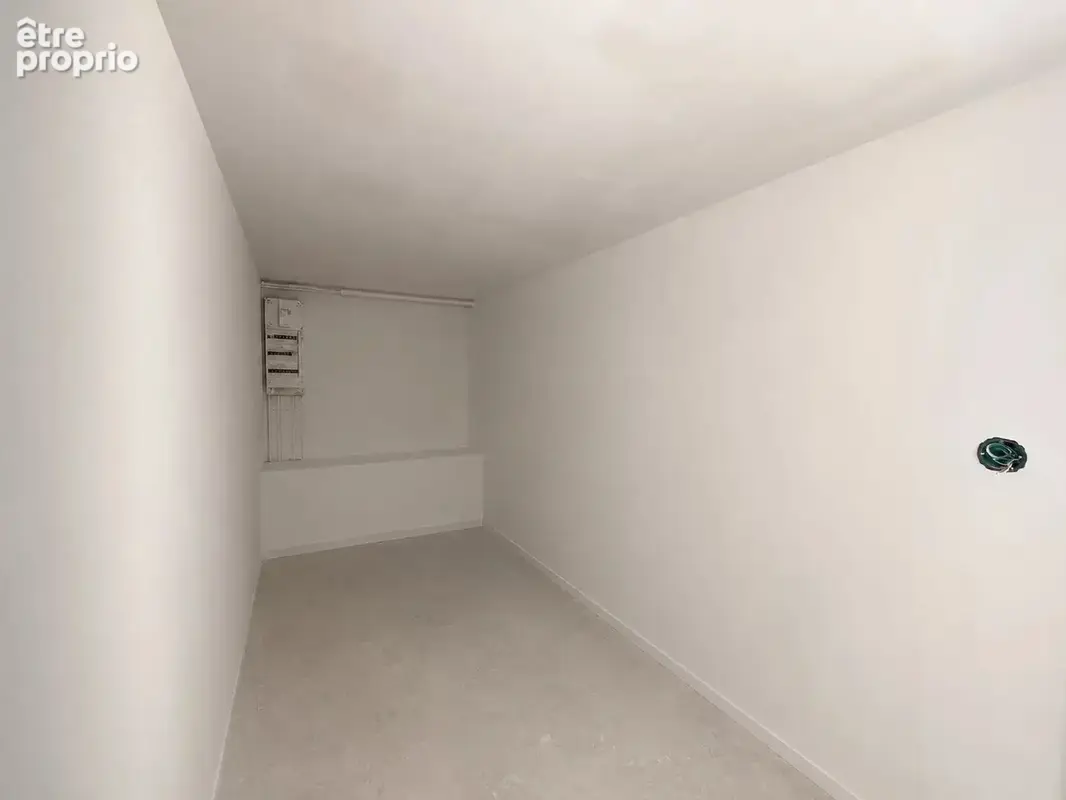 Local Commercial - photo 10
