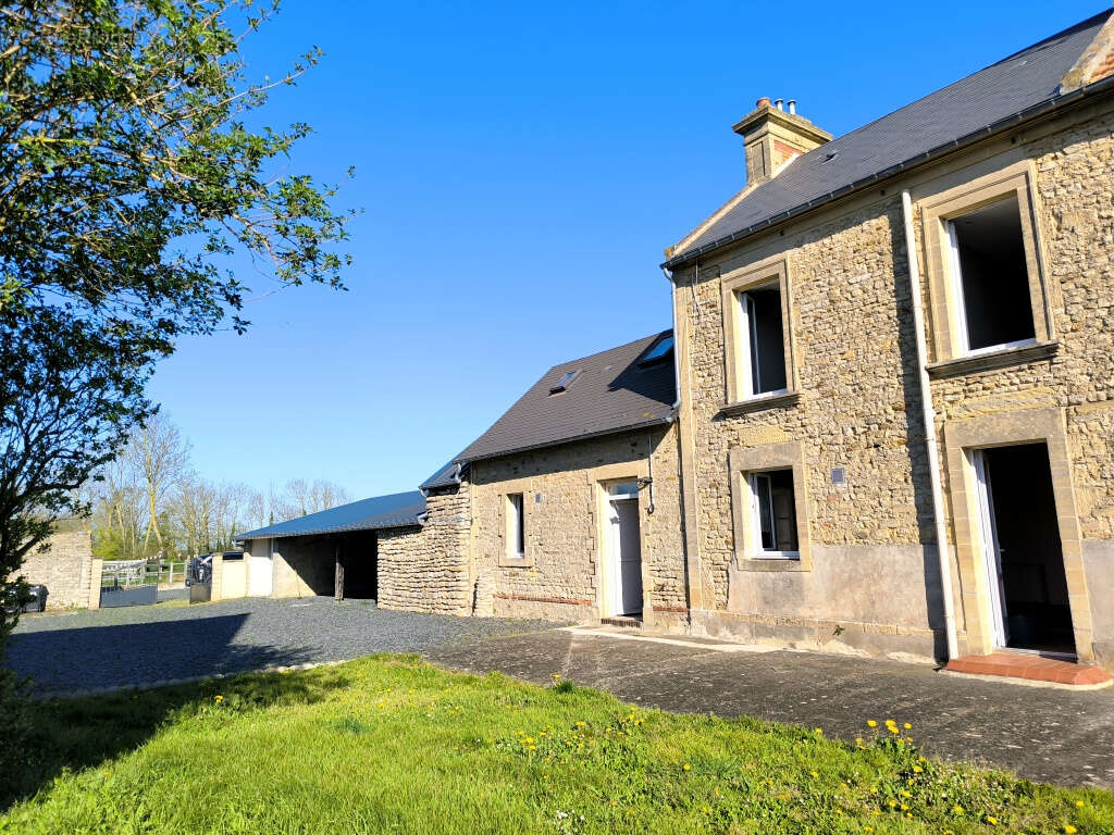 Maison à LONGUES-SUR-MER