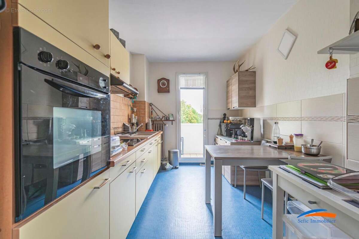   - Appartement à REIMS