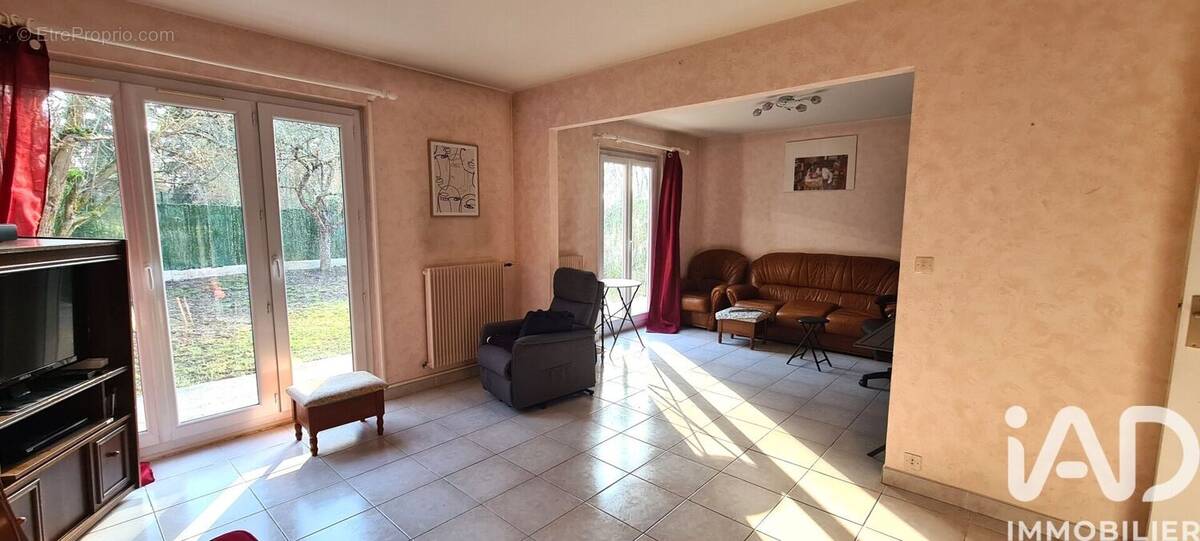 Photo 1 - Maison à SAVIGNY-LE-TEMPLE