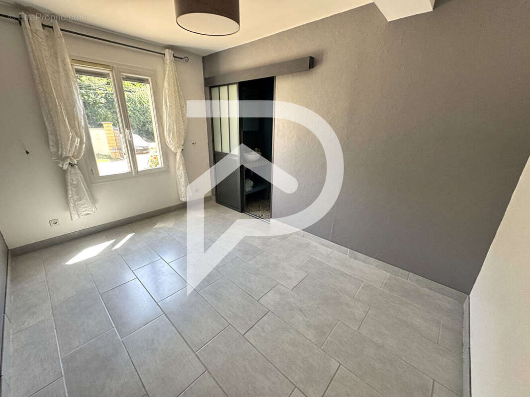 Maison à LA CHAUSSEE-D&#039;IVRY