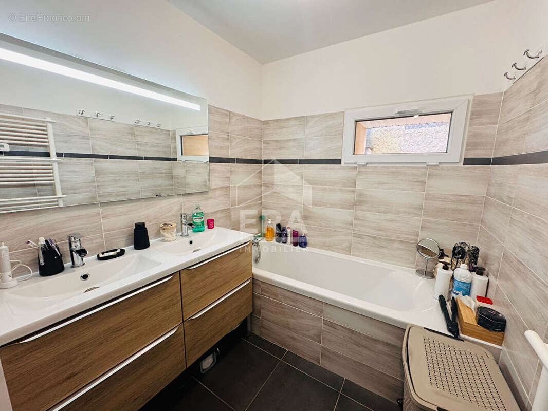 Maison à SAINT-SAVIN