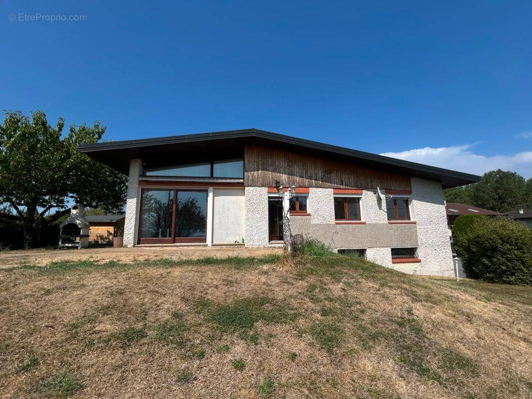 Maison à CHAPEIRY