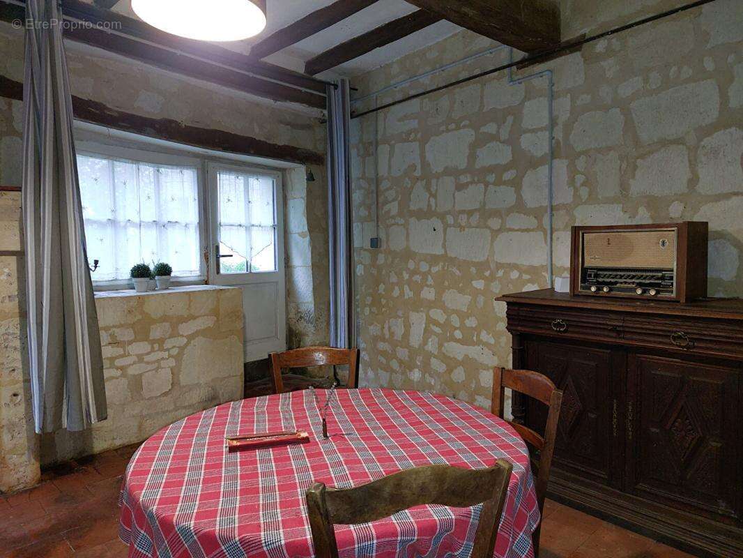 LERNÉ (37500) : Ensembles de Bâtisses à rénover (315 m2) - photo 5