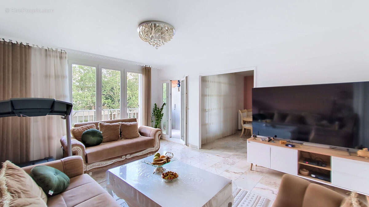 Appartement à COLOMBES