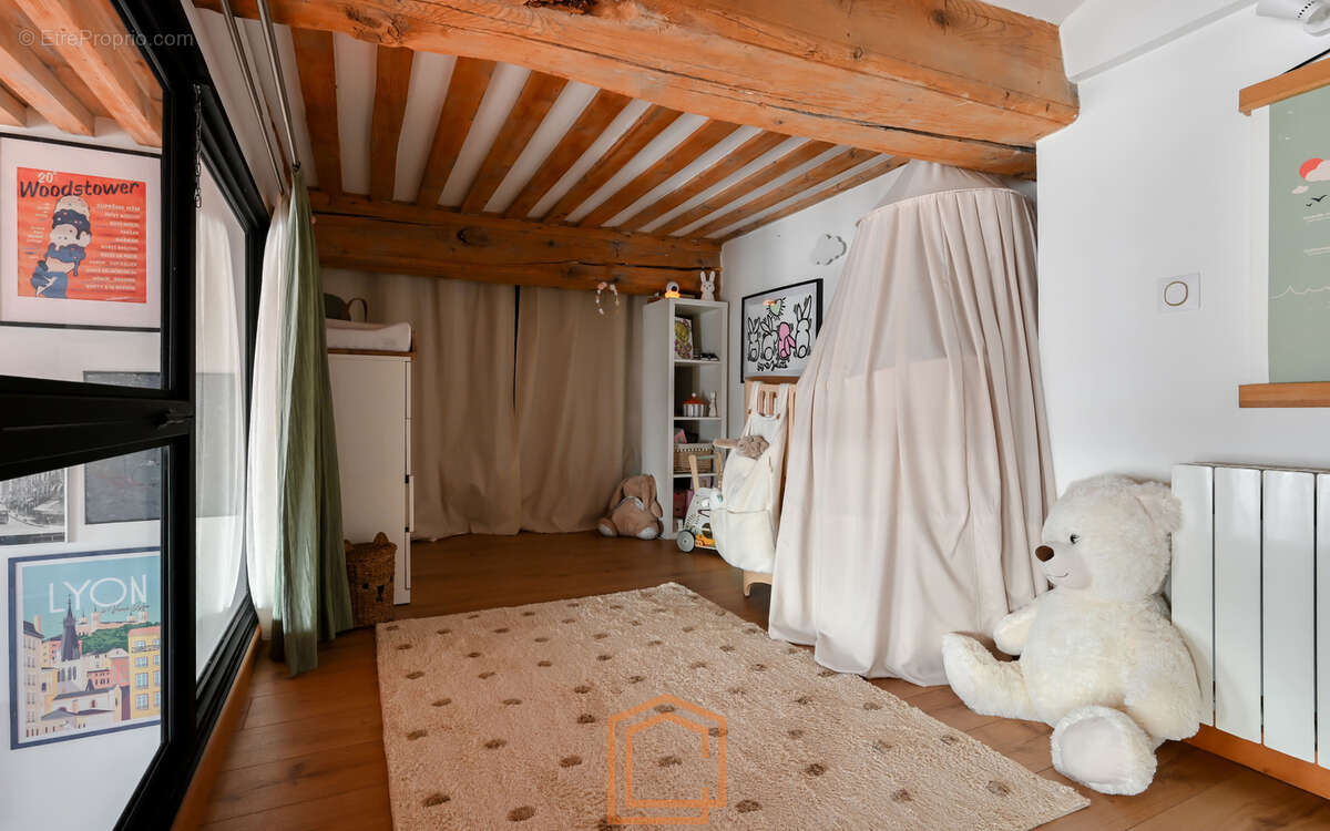 Appartement 81 m2 avec  vue exceptionnelle  - Croix rousse centre - photo 12