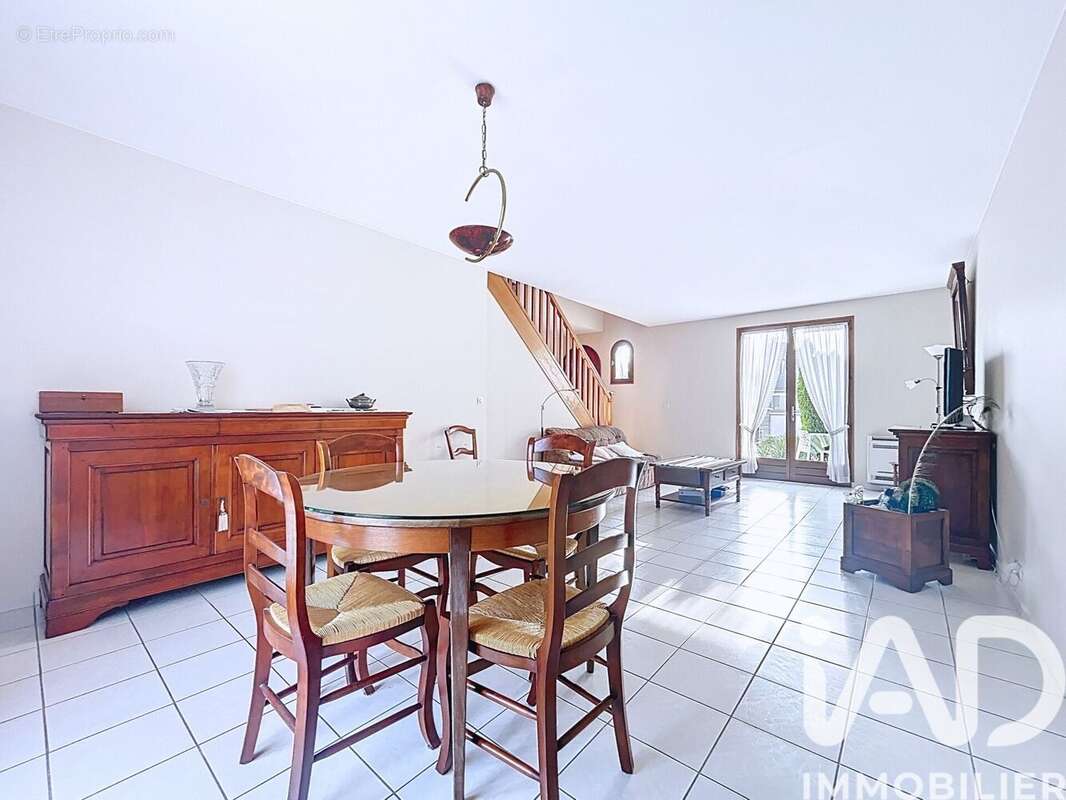 Photo 5 - Maison à MONTIGNY-LES-CORMEILLES