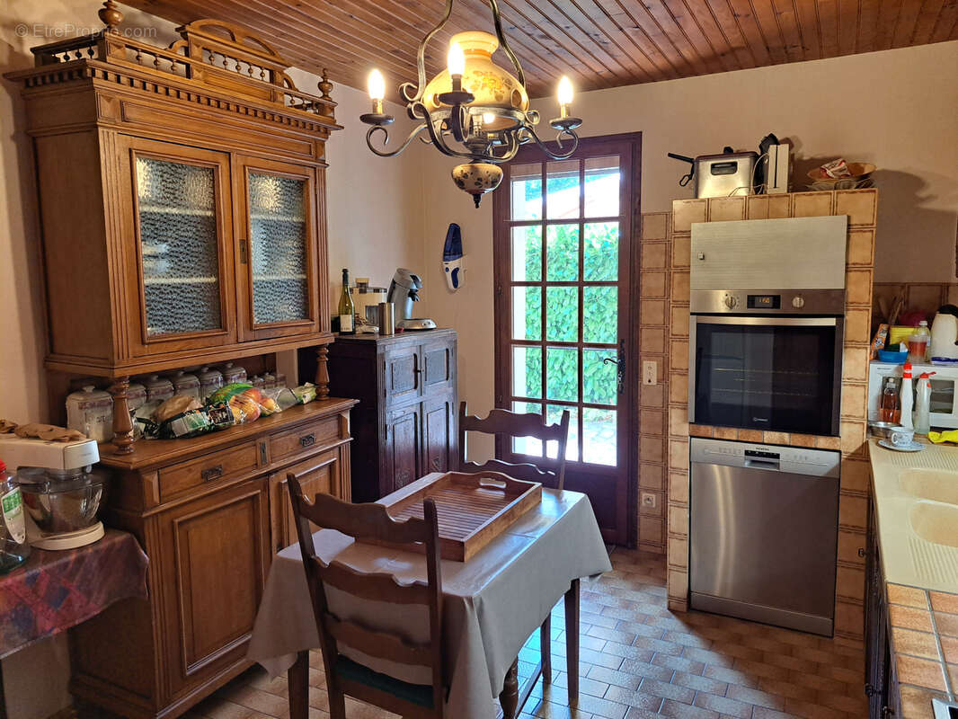 Grande maison familiale avec gîte indépendant, terrasses et jardin à Sainte-Colombe-sur-Guette - photo 4