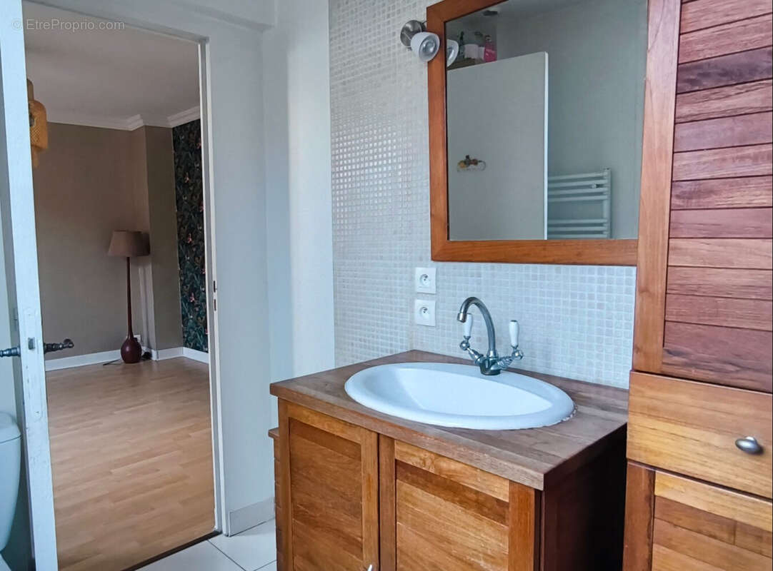 9-Chambre1 - Maison à RUEIL-MALMAISON