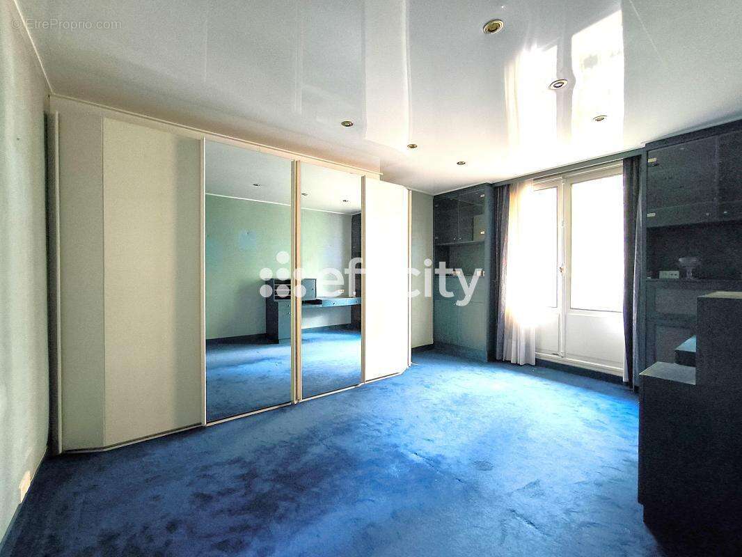 Appartement à PARIS-19E