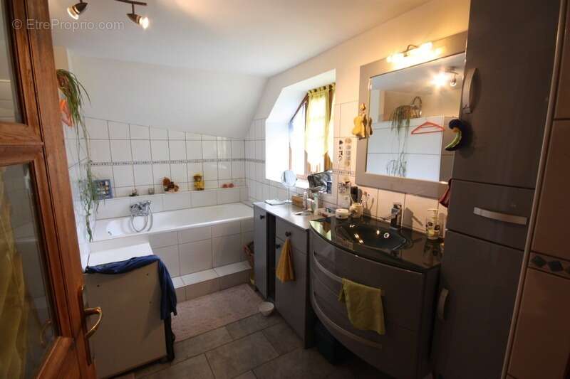 Maison en pierres à vendre 7 pièces de 168 m² à MARIGNIEU (01) plus sous-sol - photo 39