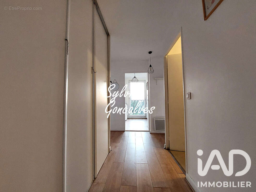 Appartement 56 m² à Saint-Denis  - photo 7