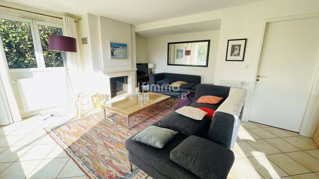 Maison à SAINT-GENIS-LAVAL