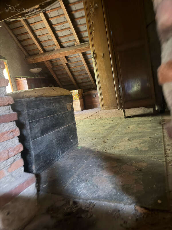 Maison de village avec beau potentiel et beau terrain - photo 17