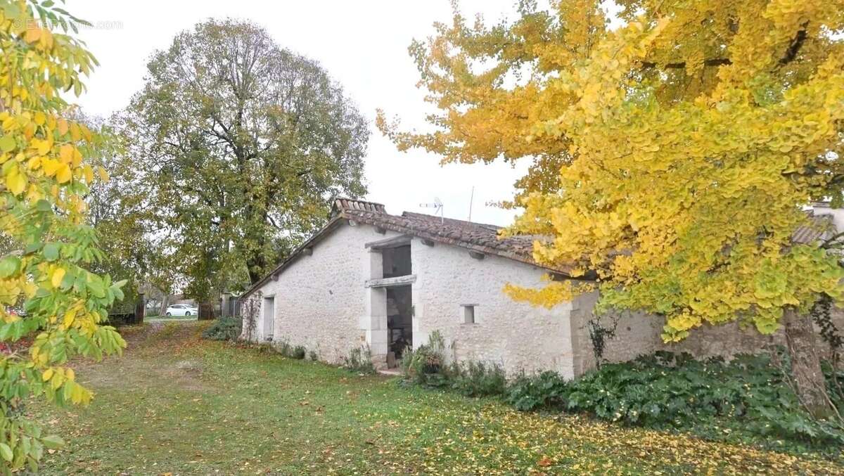 Maison à SAINT-AULAYE
