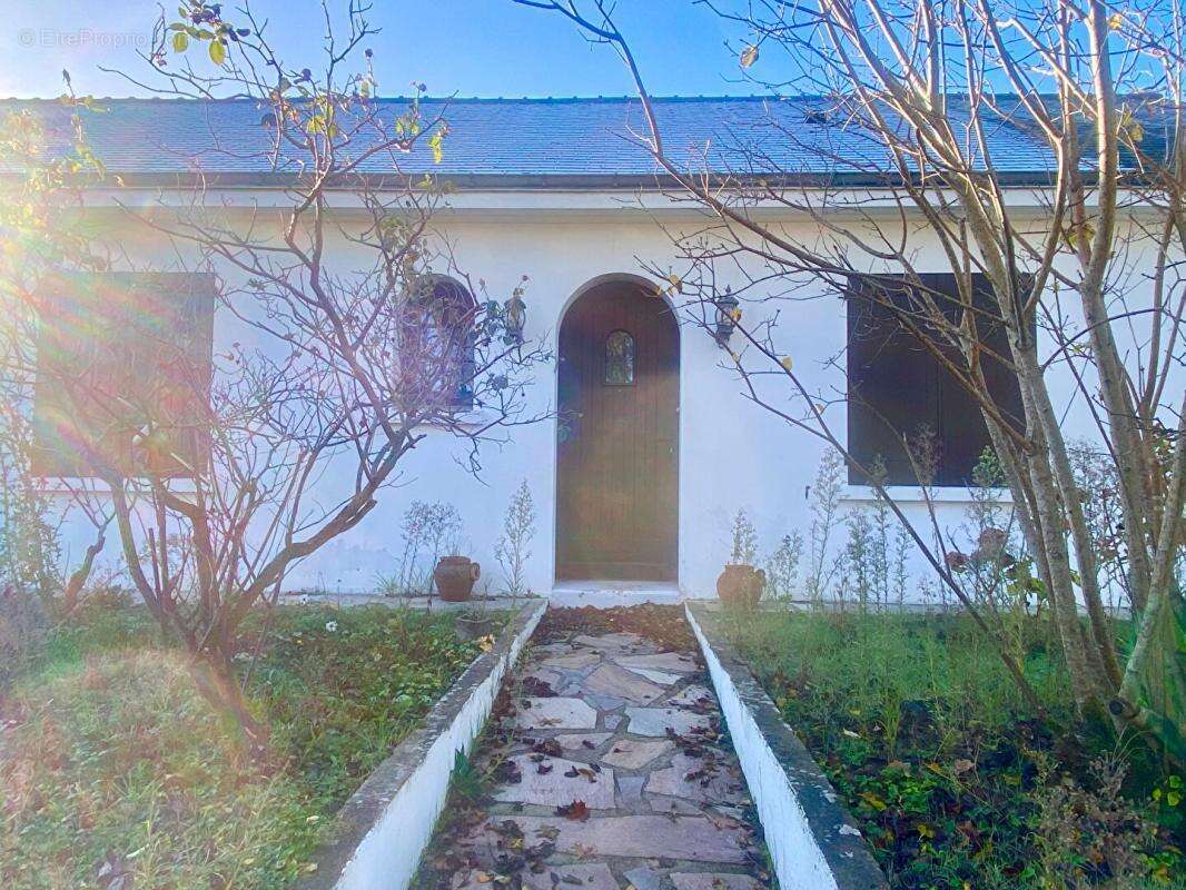 Maison à SAINTE-LUCE-SUR-LOIRE