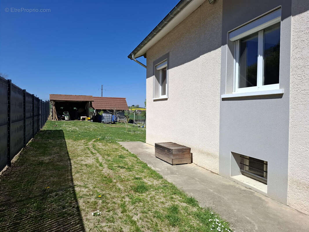 Maison à LES AVENIERES