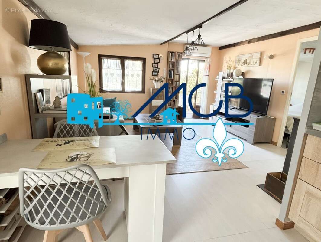 Maison à ROQUEBRUNE-SUR-ARGENS