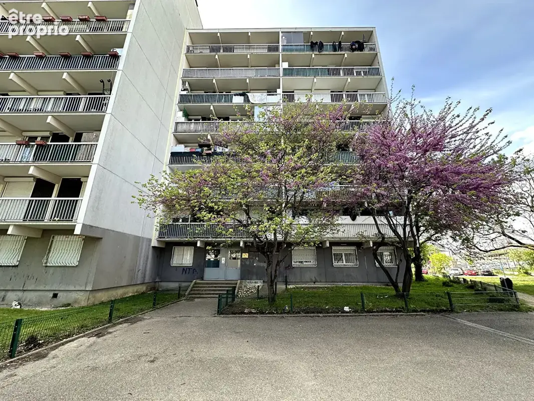 Appartement à VAULX-EN-VELIN