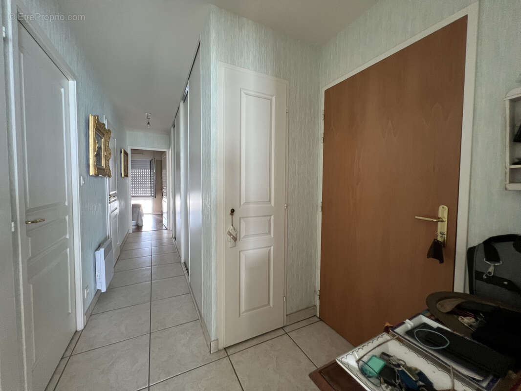 Face mer  Les Sables-d'Olonne   APPARTEMENT T4   3 chambres   Parking privatif   Cave - photo 3