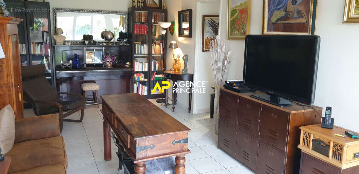 Appartement à SARTROUVILLE