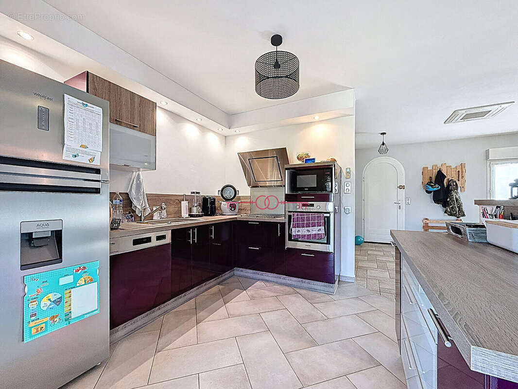 Maison à LIVRY-LOUVERCY