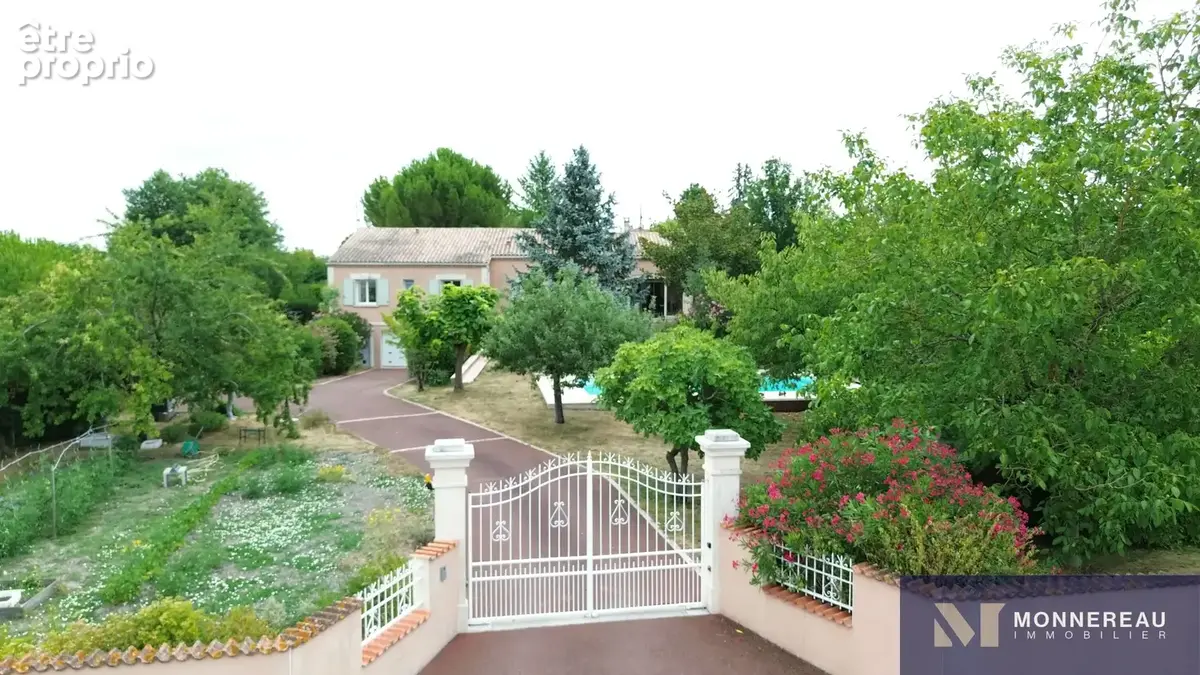 Maison à BARBEZIEUX-SAINT-HILAIRE