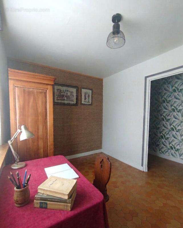 Charmante maison de 120m² avec 103 m² aménageables - Centre-ville Monnaie - photo 10