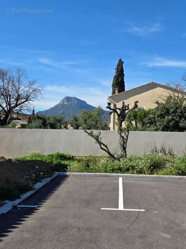 Terrain à LA CRAU