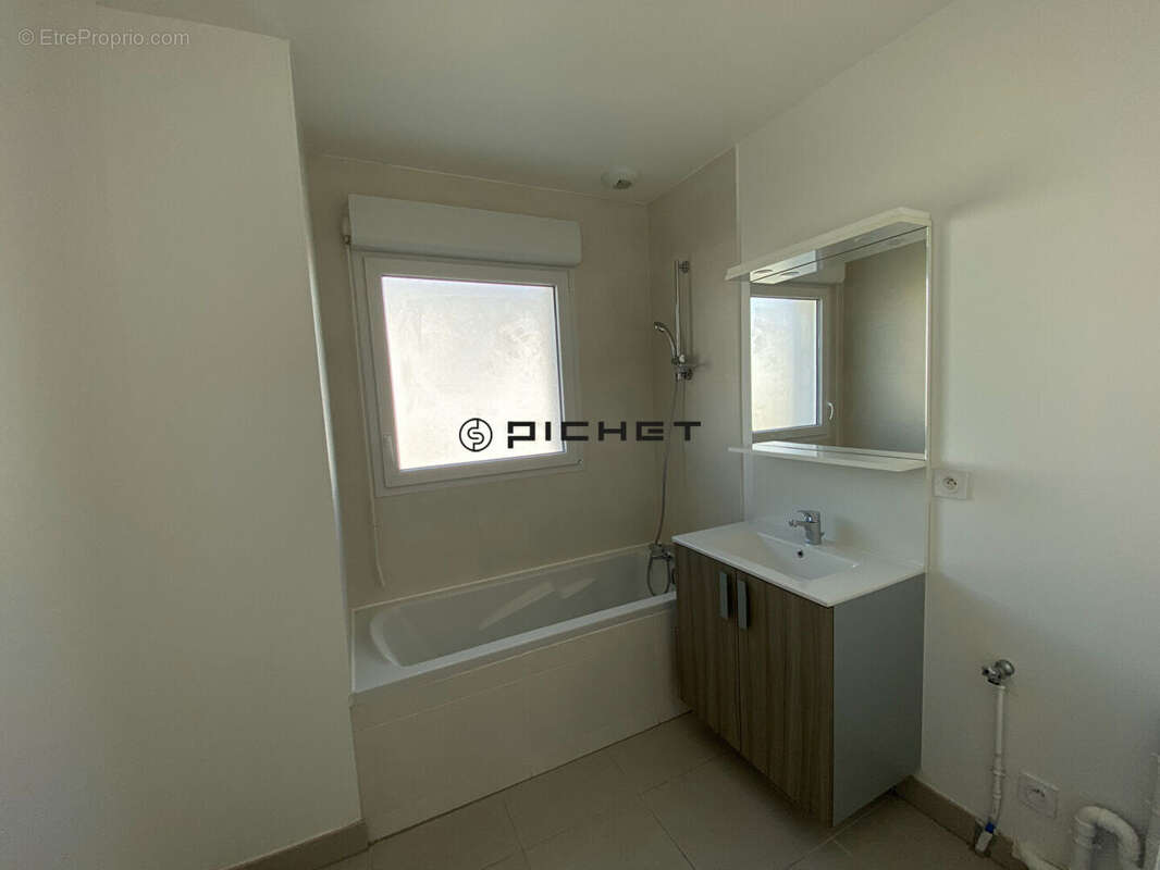 Appartement à BRUYERES-LE-CHATEL