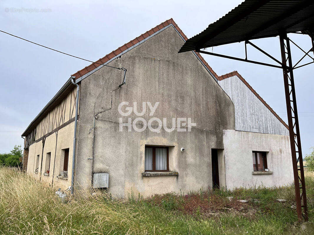 Maison à MONTIGNY-LA-RESLE