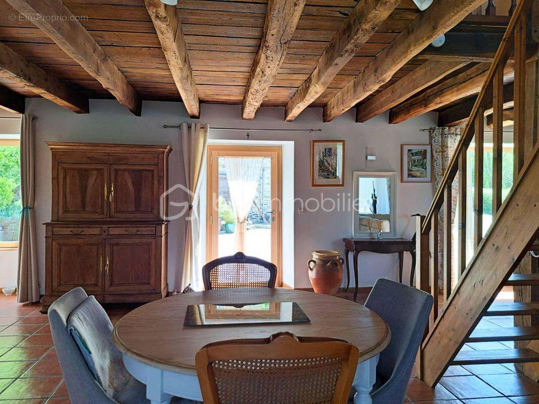 Maison à SAINT-MARTIN-DES-PRES