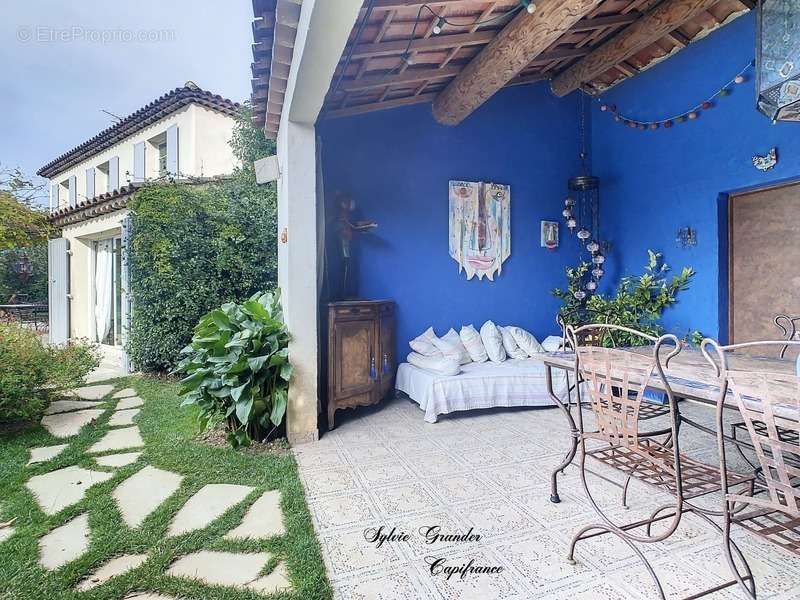 Maison à VILLELAURE