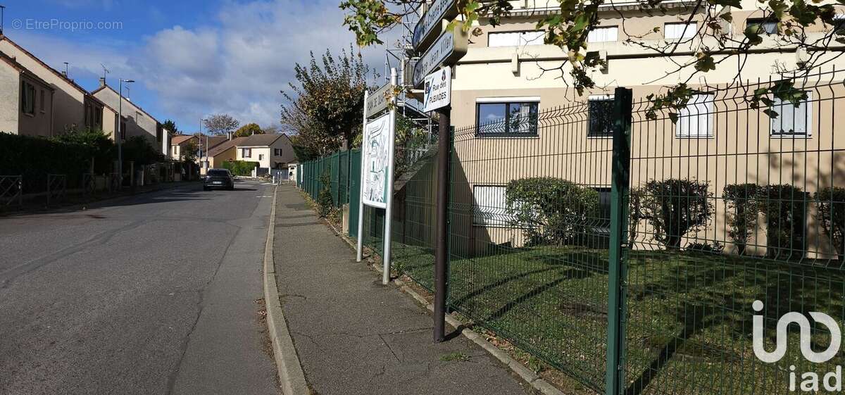 Photo 9 - Parking à LES MUREAUX