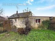 Maison à MONDONVILLE-SAINT-JEAN