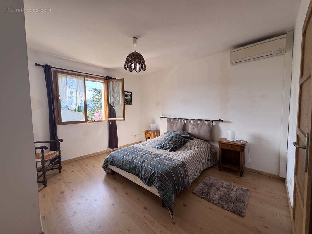 Maison à LA BATIE-ROLLAND