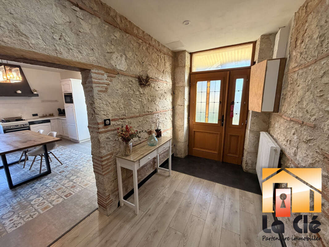 Maison à MONTESQUIEU