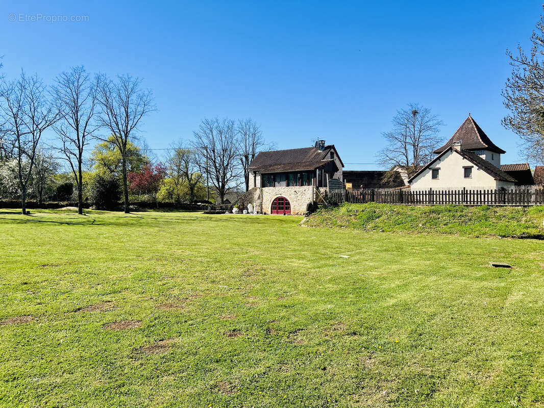 Maison à SALVAGNAC-CAJARC